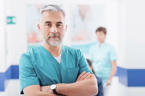 Médecin spécialiste : l’exercice libéral en établissement de santé en péril selon la CSMF