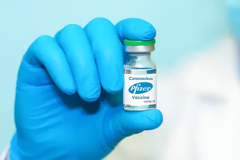 Covid-19 : la nouvelle version du vaccin de Pfizer provoquerait une réponse immunitaire élevée vs Omicron