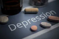 Dépression majeure : les médicaments font-ils mieux que le placebo ? 