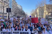 10 000 médecins ont défilé à Paris pour refuser une médecine à deux vitesses