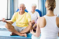 La pratique du Yoga a des effets positifs sur les indicateurs de longévité des séniors