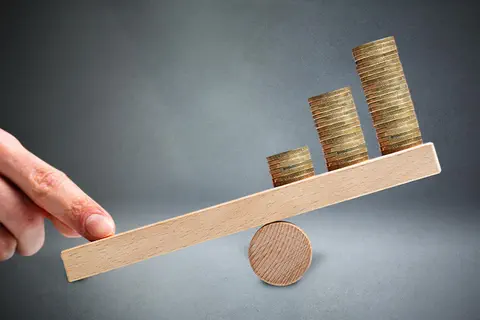 Déficit de la Sécu à 22,1 milliards : réévaluation des ALD et déremboursement des médicaments à faible SMR en débat